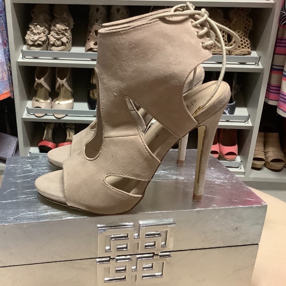 New Shoe DazzleTan Size 7 Faux Suede Stiletto - Picture 2 of 4